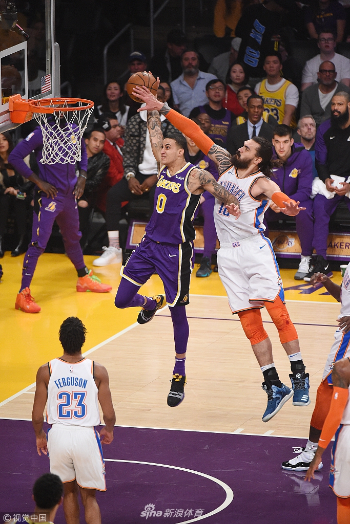 掩盖她目前 掩盖她目前