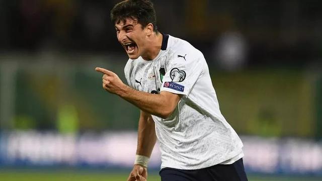 名的足球明 名的足球明